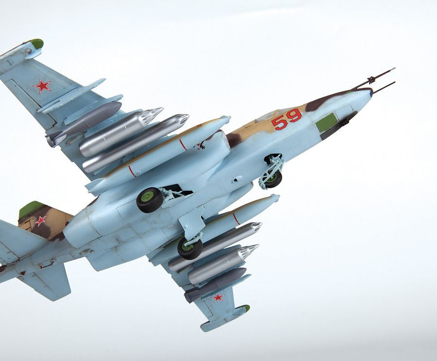 Soviet Attack Aircraft Su-25 "Frogfoot" - ZVEZDA 1/72