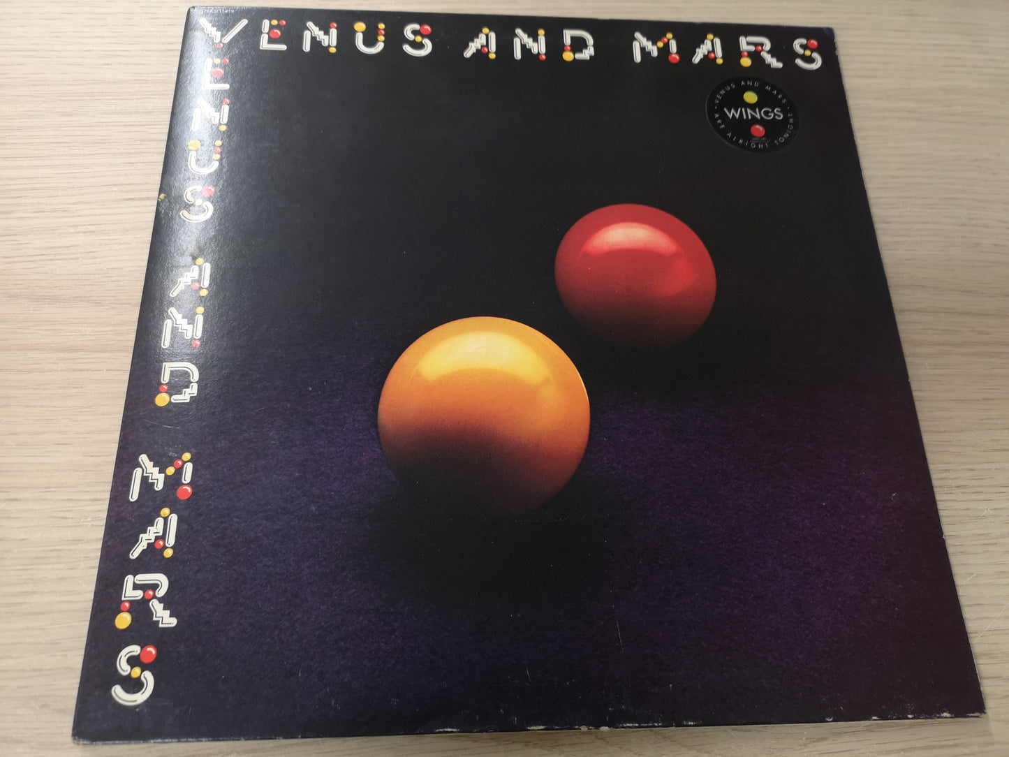 Wings "Venus and Mars" Orig US 1975 EX/EX (Inserts, Poster & Stickers)