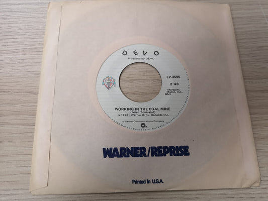 Devo "Working In The Coal Mine" Orig US 1981 M- (7" Single)