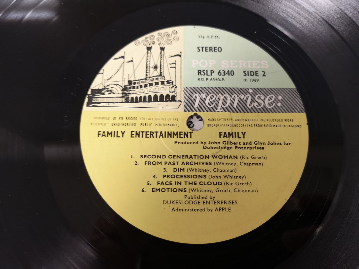 Family "Entertainment" Orig UK 1969 VG++/VG++ (w/ Poster)