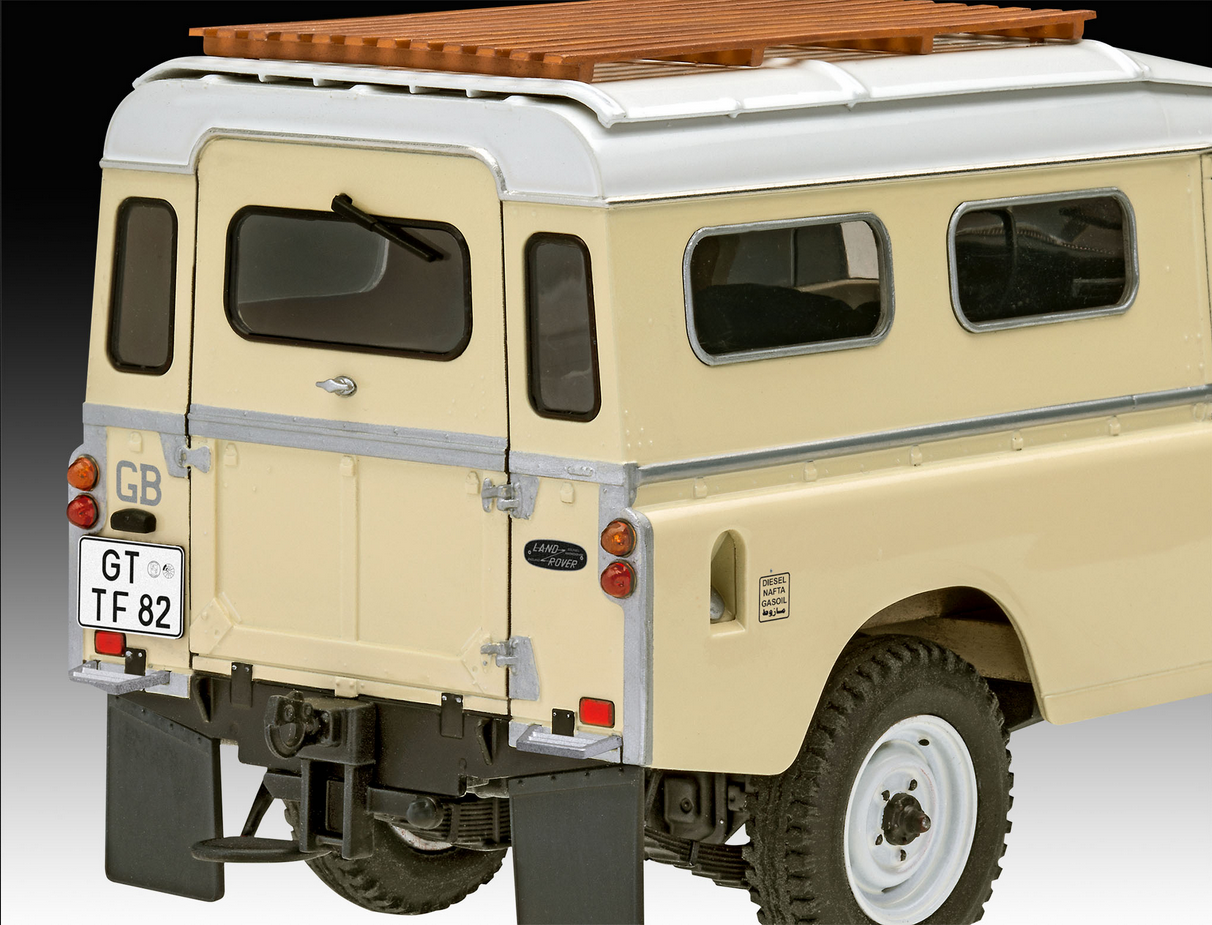 Land Rover Series III LWB Commercial - REVELL 1/24