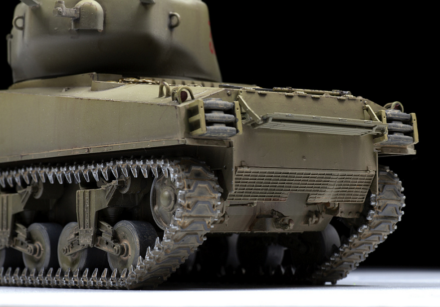 American Medium Tank M4A2 (76)W "Sherman" - ZVEZDA 1/35