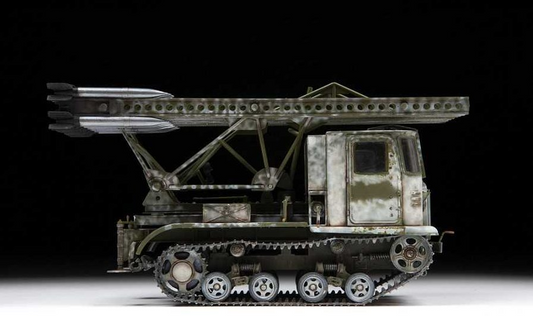 STZ-5 Soviet Artillery Tractor w/ BM-13 "Katyusha" -ZVEZDA 1/35