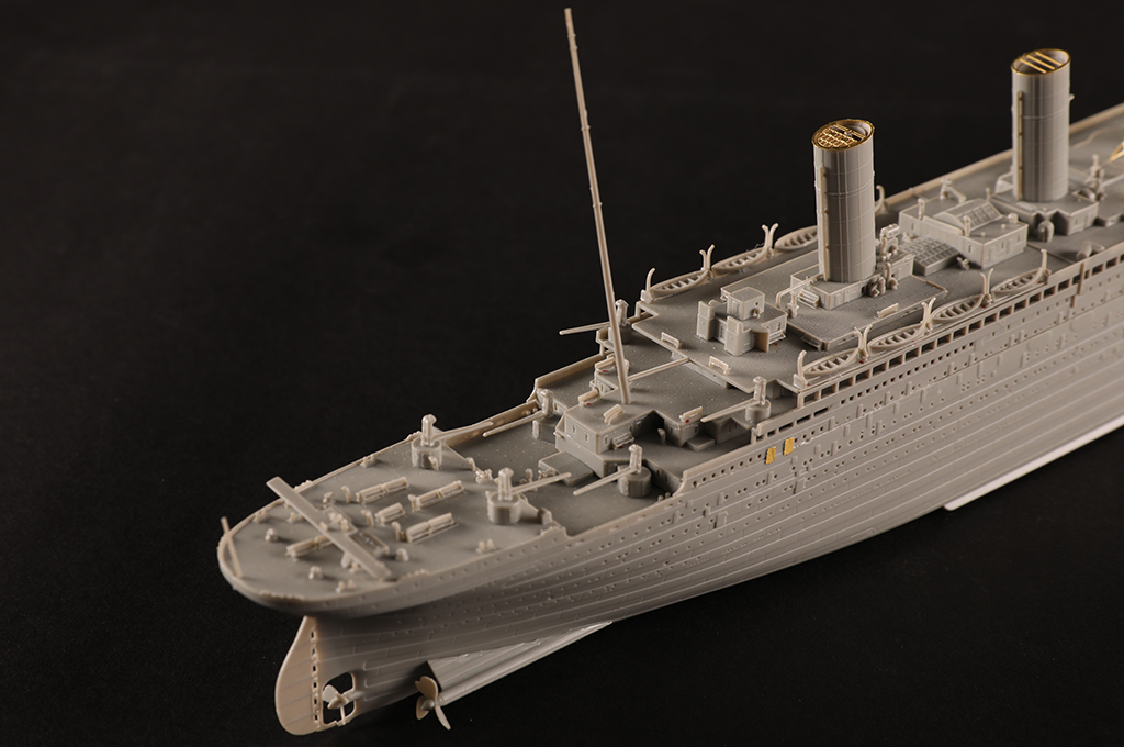 R.M.S. Titanic - HOBBY BOSS 1/700