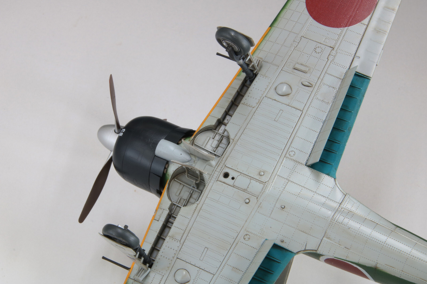IJN A6M5 Carrier Fighter Zero Model 52 (Mitsubishi, Mid Prod.) - FINEMOLDS 1/48