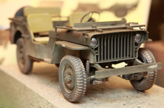 U.S. Army 1/4 ton 4x4 Truck (Slat Grille) - FINEMOLDS 1/20