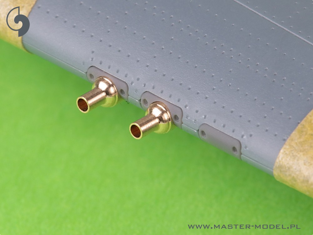 Curtiss P-40 L, N early - 4x Browning .50 blast tubes w/adapter & gunsight & Pitot Tube (for Eduard) - MASTER MODEL AM-48-181