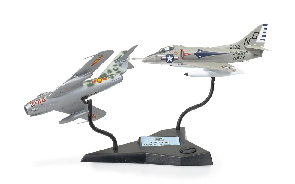 MiG-17F Fresco & Douglas A-4B Skyhawk [Dogfight Doubles] - AIRFIX 1/72