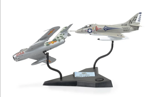 MiG-17F Fresco & Douglas A-4B Skyhawk [Dogfight Doubles] - AIRFIX 1/72