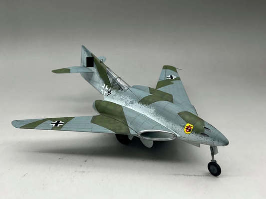Me 262 HG III - Entwurf III [WWII German Aircraft] - AMUSING HOBBY 1/48