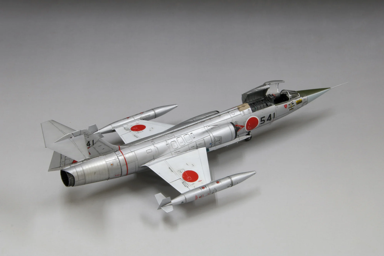 Japan Air Self-Defense Force F-104J Jet Fighter - FINEMOLDS 1/72