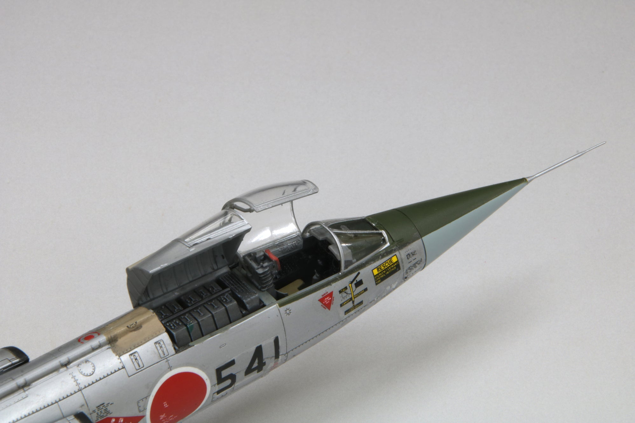 Japan Air Self-Defense Force F-104J Jet Fighter - FINEMOLDS 1/72