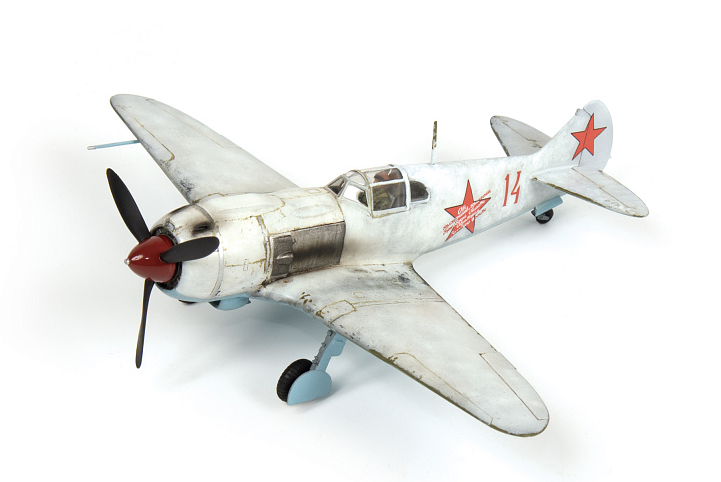 Soviet Fighter Lavochkin LA-5 - ZVEZDA 1/72