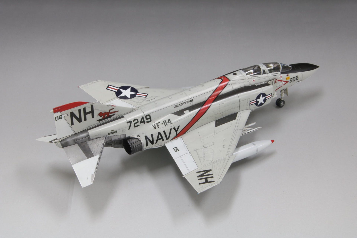 U.S. Navy Jet Fighter F-4J "Aardvarks" (First Limited Special Edition) - FINEMOLDS 1/72