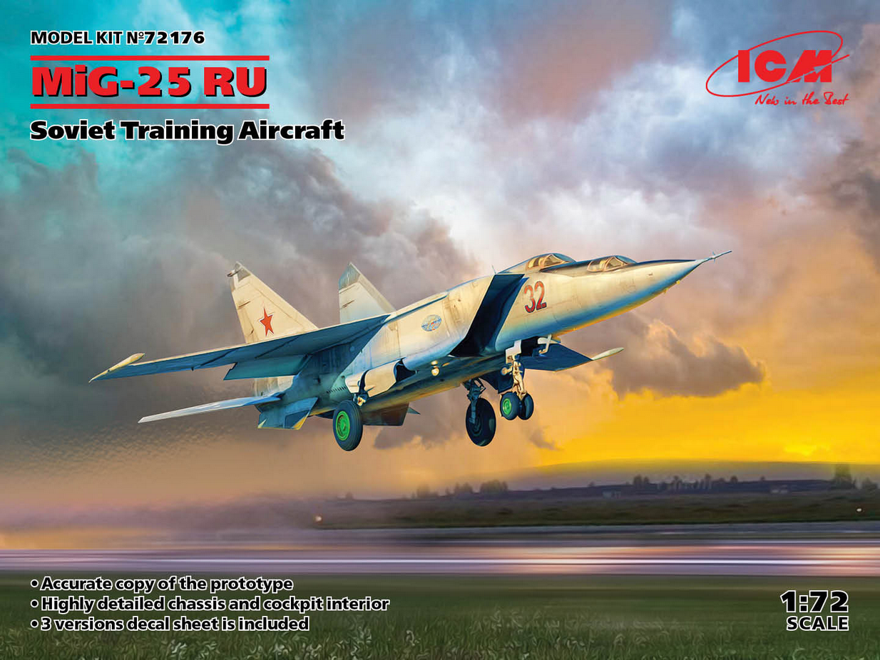 MiG-25 RU - Soviet Training Aircraft - ICM 1/72