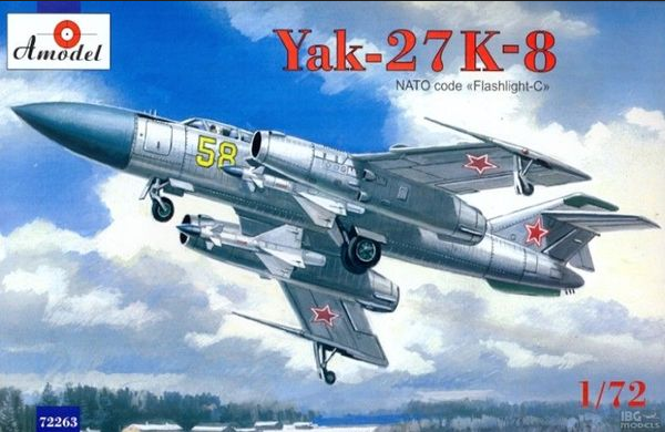 Yak-27 K-8 Nato code "Flashlight-C" - AMODEL 1/72